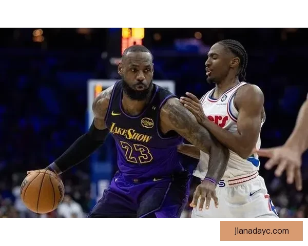 湖人逆转76人取胜詹姆斯表现出色安东尼戴维斯关键时刻挺身而出